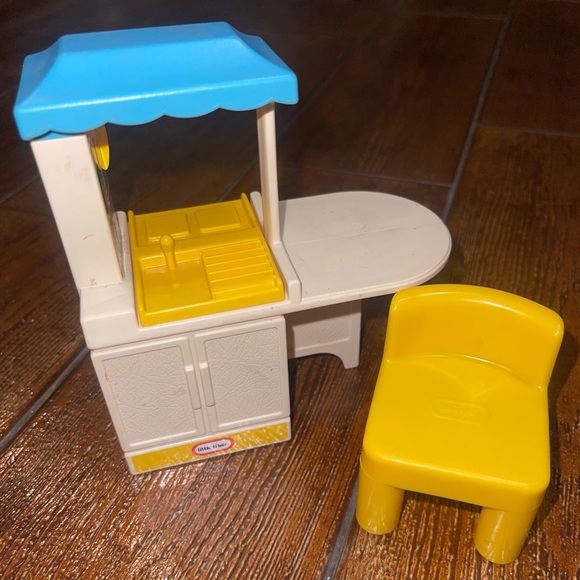 Little Tikes Dollhouse Kitchen Accessories - Picture 3 of 5